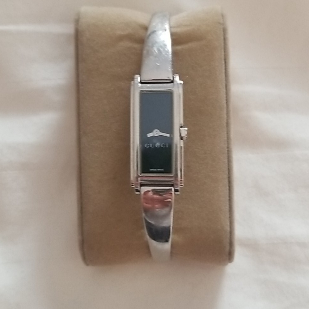 Gucci Watch **previously loved
